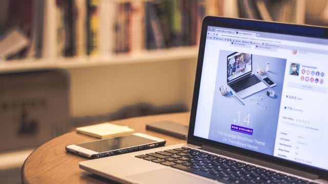 アーンドメディア　ウェブサイト